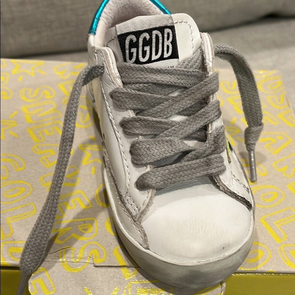 Toddler golden goose sneakers size 21 (5.5) never worn brand new